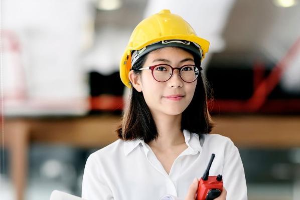 female engineer in hard hat